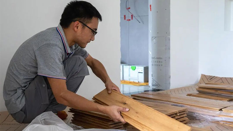 地板安裝“盯現(xiàn)場”認準這幾條標準,你家地板壽命高十幾年